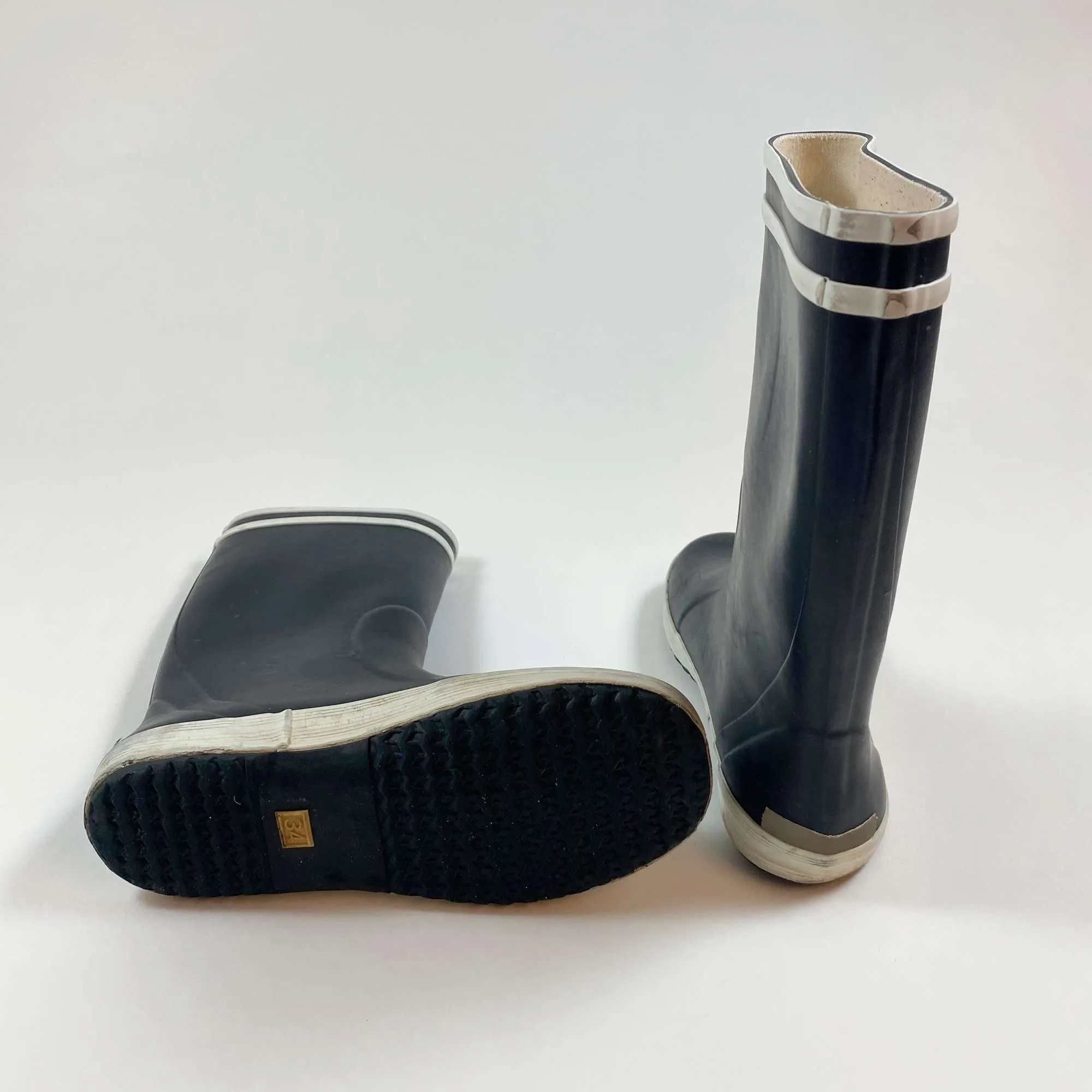 Aigle black wellington rain boots 34