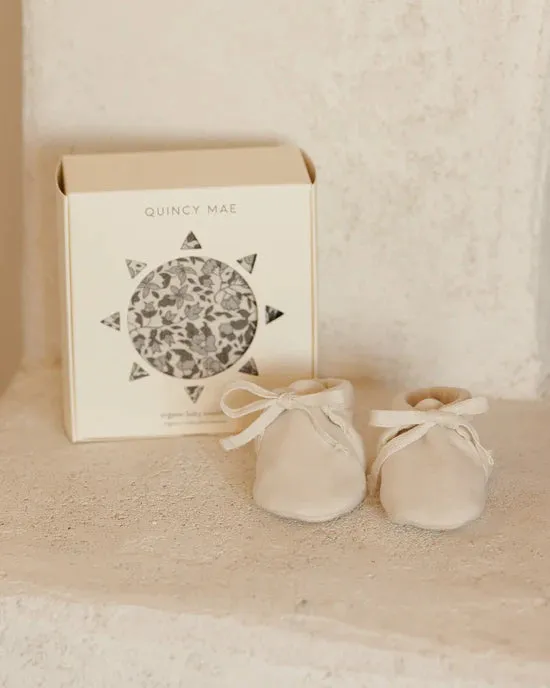 BABY BOOTIES - IVORY | Quincy Mae
