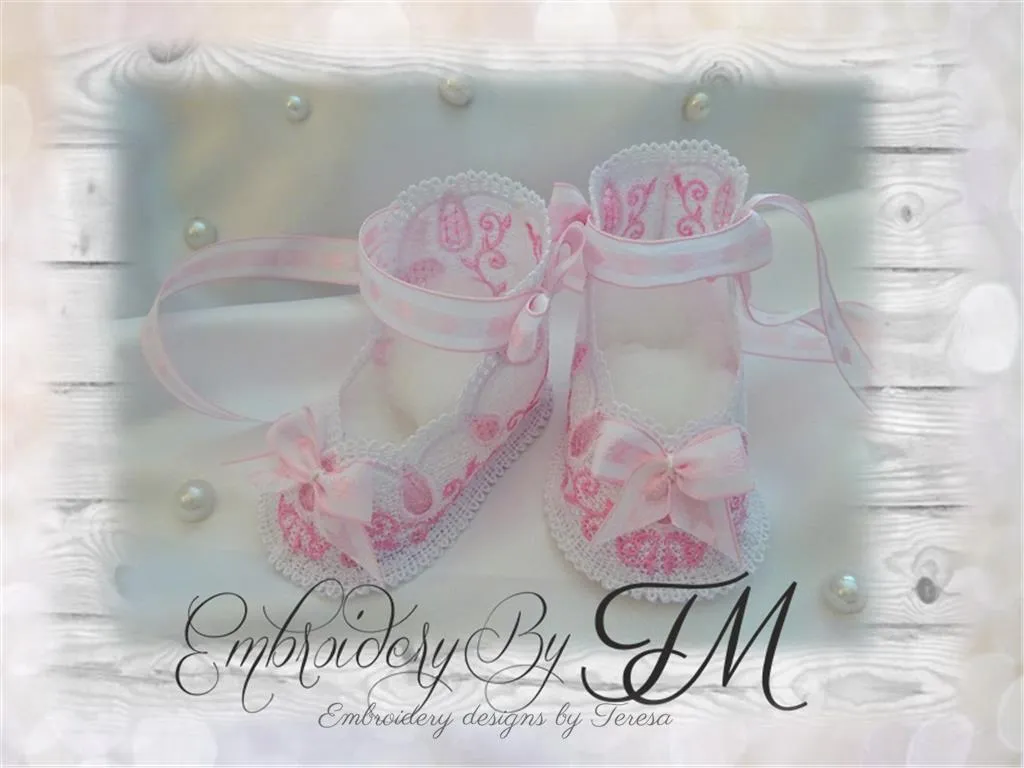 Baby booties No.52/ three sizes