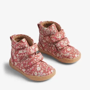 Bootie Sixanni - coral white flowers