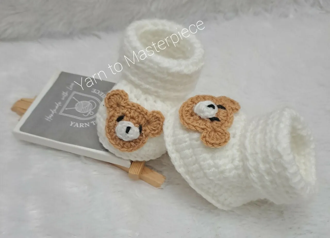 Crochet baby booties/ baby shoes with bear/Handmade shoes for baby girl and baby boy