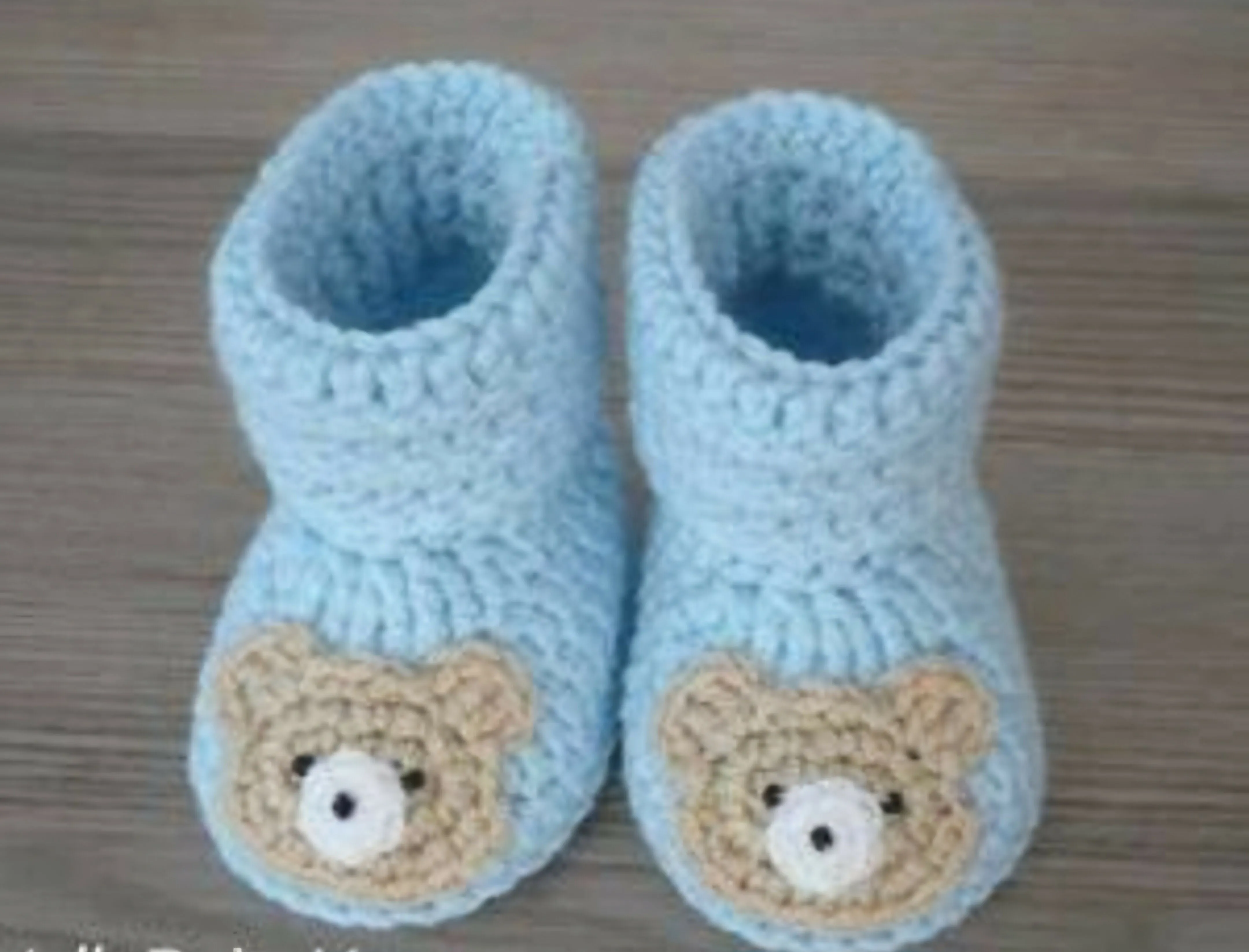 Crochet baby booties/ baby shoes with bear/Handmade shoes for baby girl and baby boy